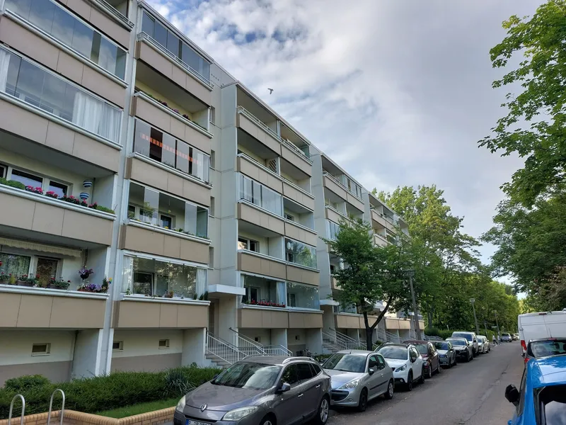 Alltagstaugliche 3-Zimmer-Wohnung mit Balkon in Berlin — photo 1